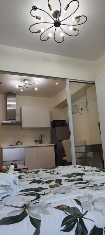 Paranaque City Jn Condotel The Azure Urban Resort Residences מראה חיצוני תמונה